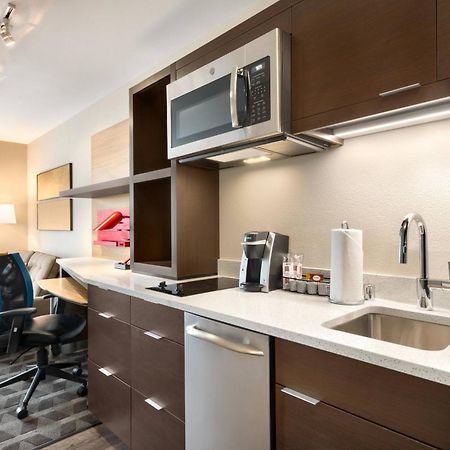 Towneplace Suites By Marriott Milwaukee Grafton Extérieur photo