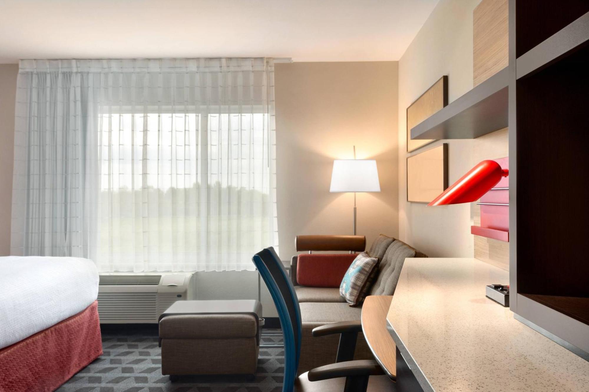 Towneplace Suites By Marriott Milwaukee Grafton Extérieur photo