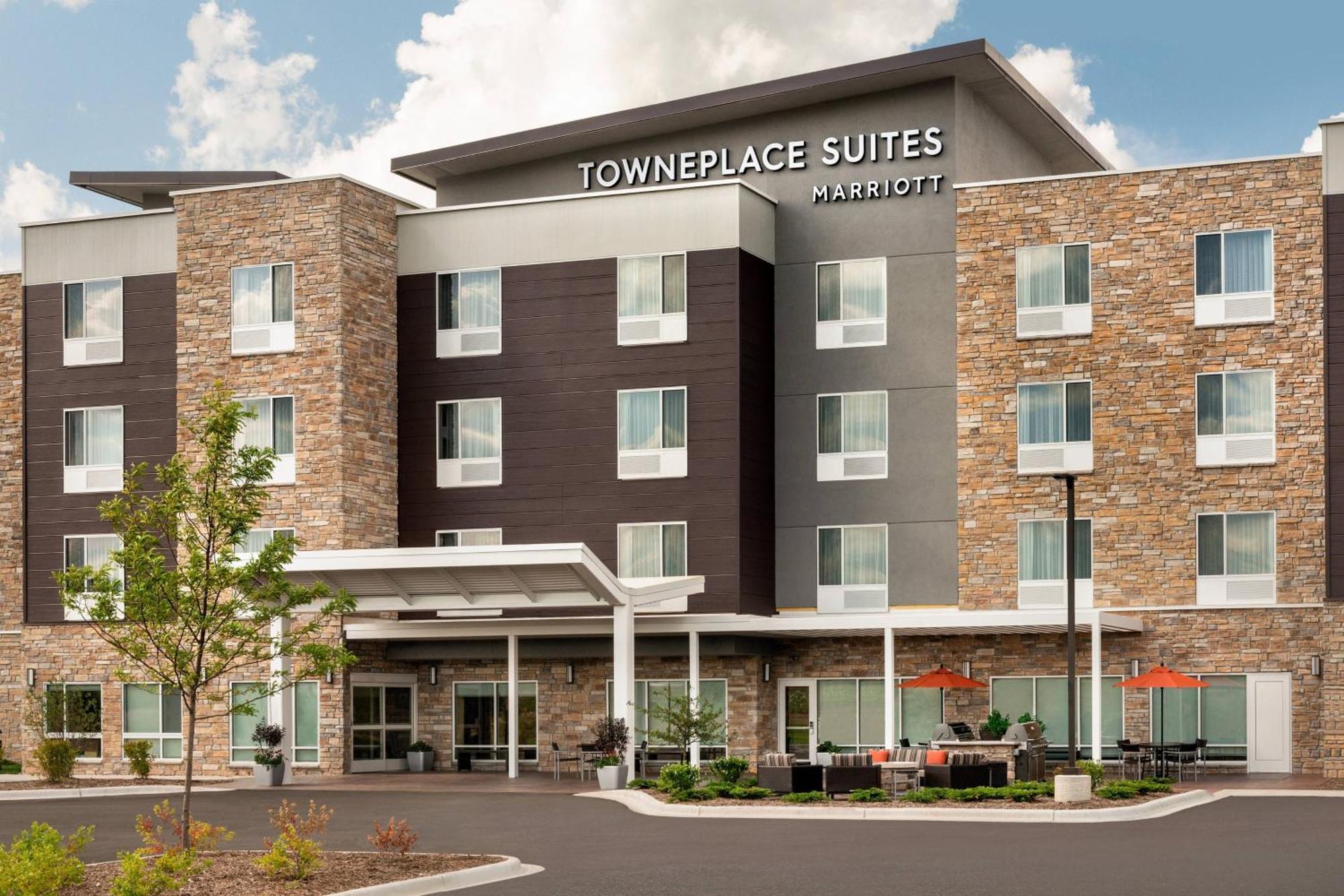Towneplace Suites By Marriott Milwaukee Grafton Extérieur photo